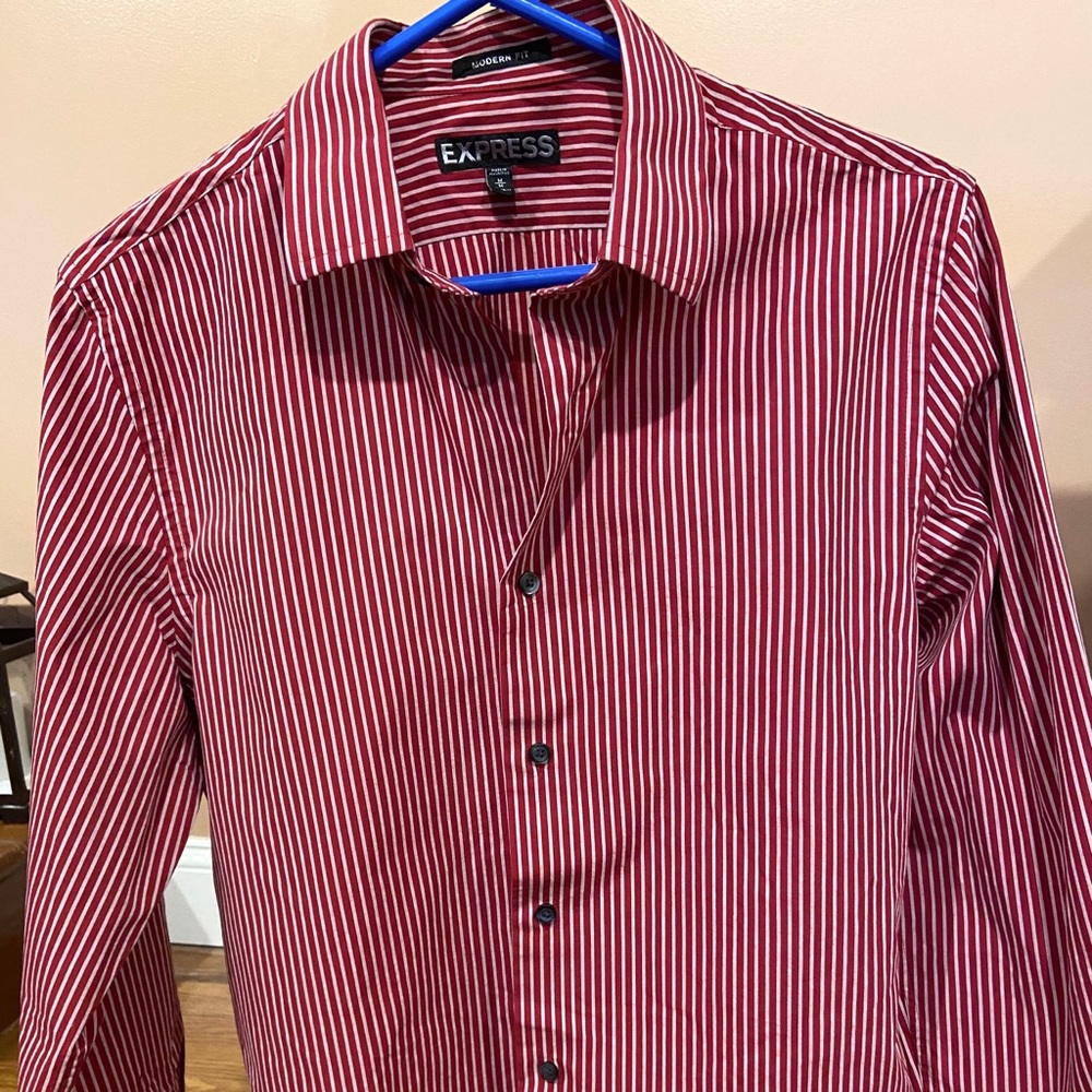 Express Modern Fit Button Down